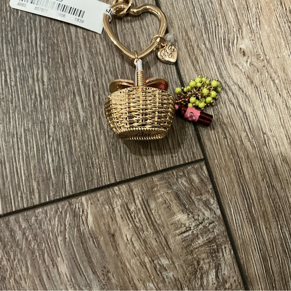 NWT Betsey Johnson Gold Woven Basket with grapes and wine bottle bag charm